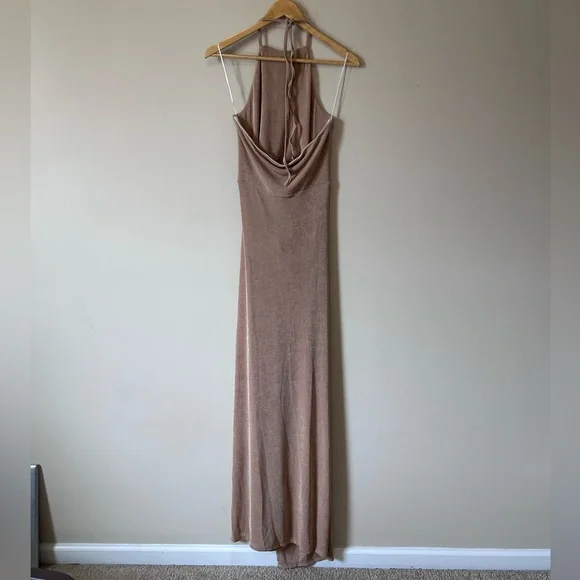 Petal & Pup Sandy Gold Metallic Scarlette Halter Cutout Maxi Dress Size 12 - Picture 8 of 9